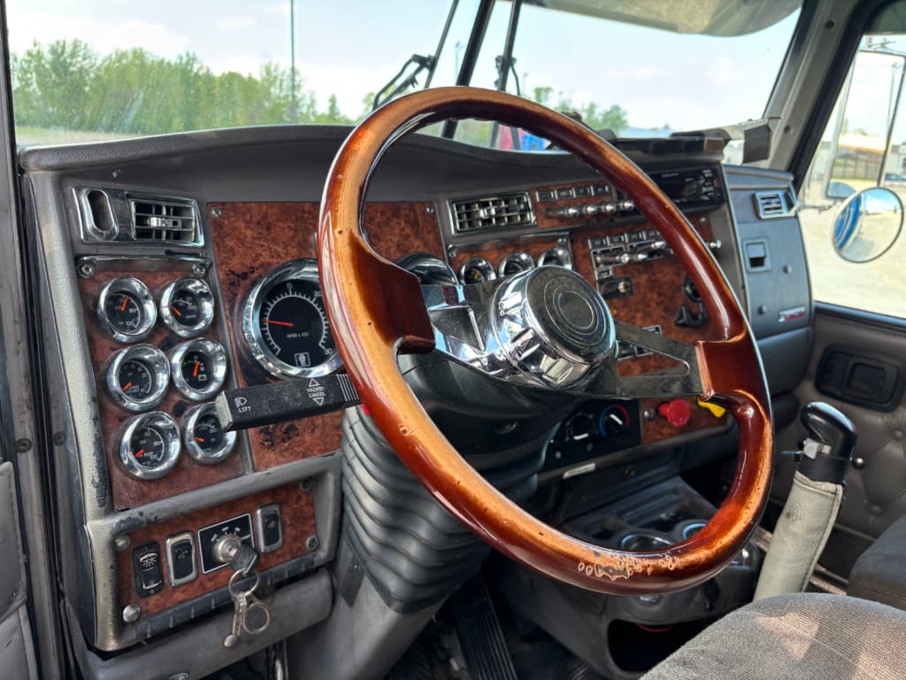 2003 Peterbilt