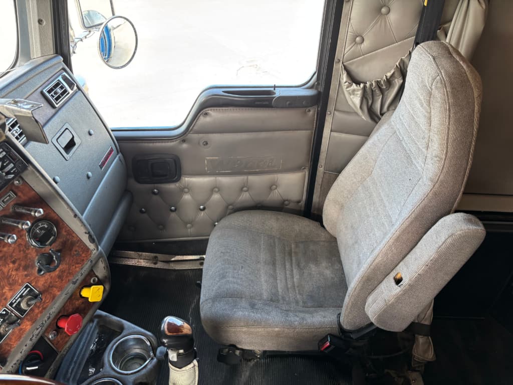 2003 Peterbilt