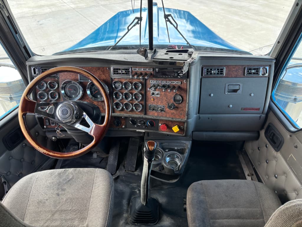 2003 Peterbilt