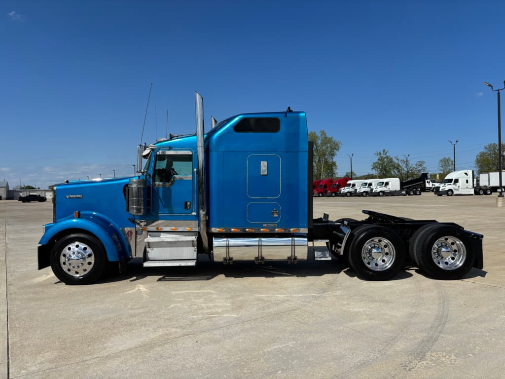 2003 Peterbilt