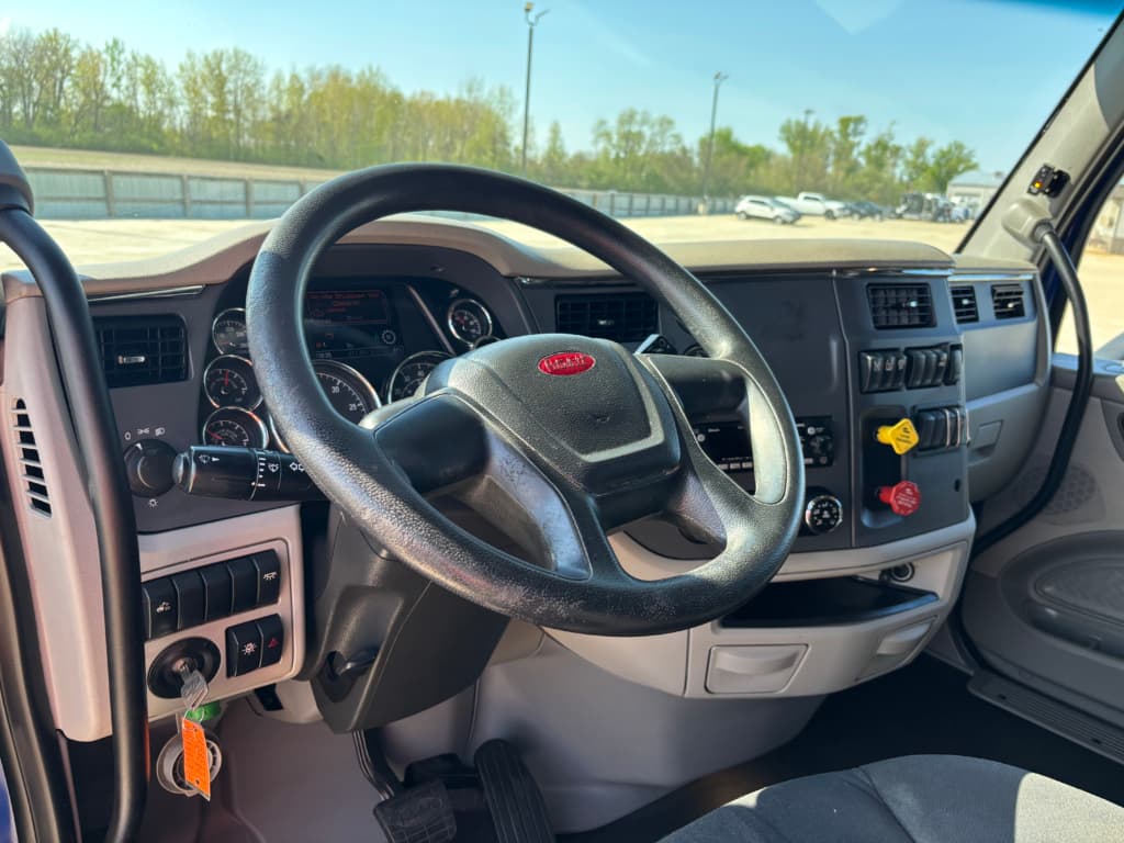 2022 Peterbilt