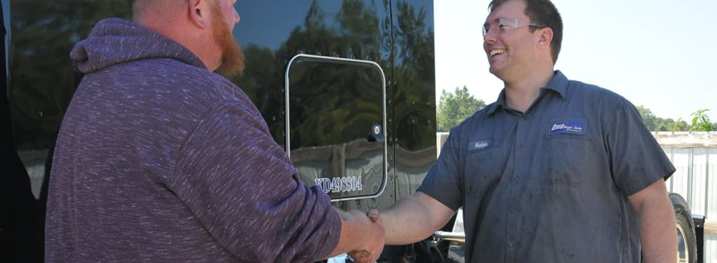 WE MAKE SELLING YOUR TRUCK EASY