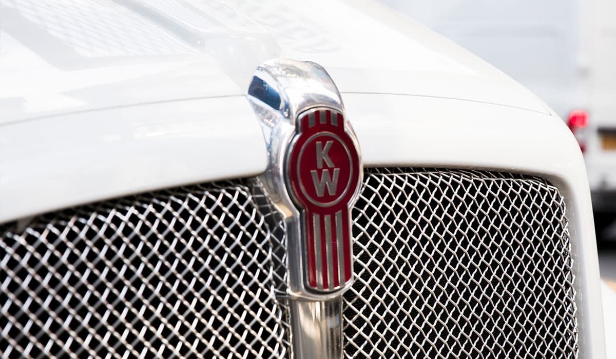 KENWORTH T880: THE ULTIMATE BUYING AND SELLING GUIDE